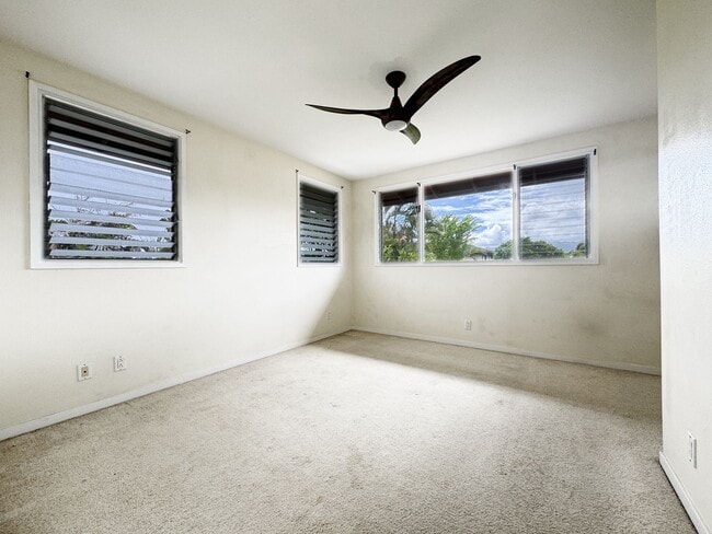 Building Photo - Small Pet Friendly Kailua Apartment with W...