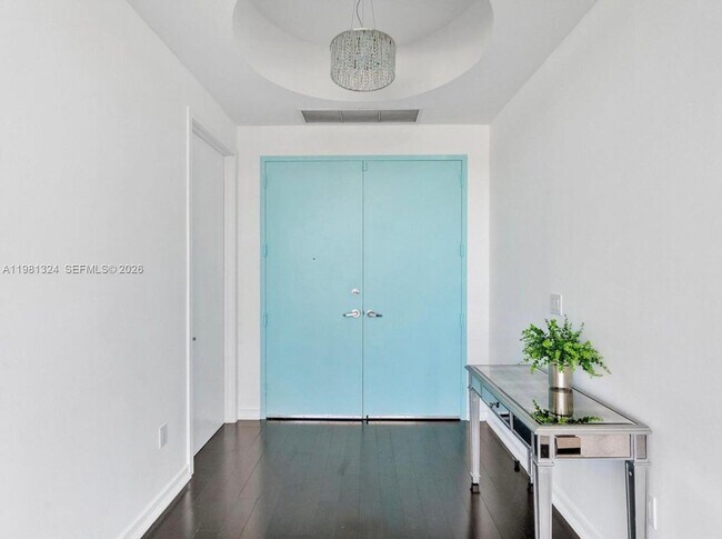 Foto del edificio - 18101 Collins Ave