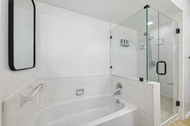 Photo - 15221 Berry Trail Apartment