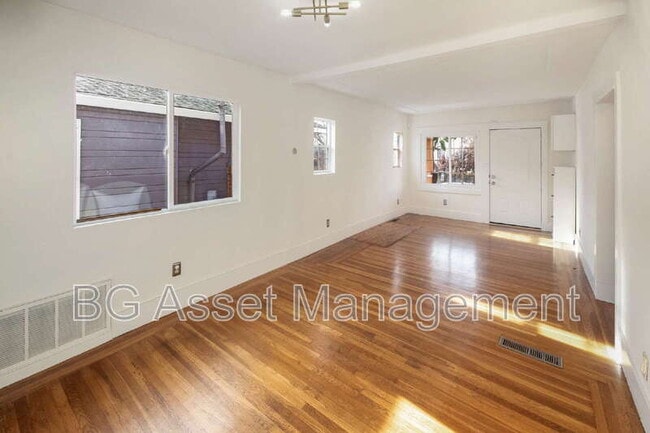 Foto del edificio - 5524 Shattuck Ave.