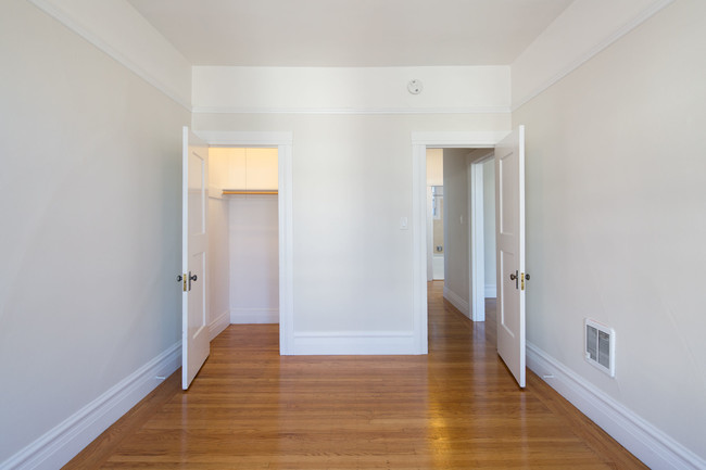 Foto del edificio - 1534 Taylor St