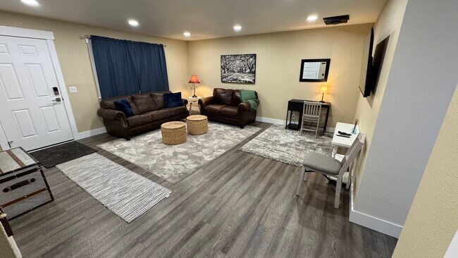 Foto del edificio - 711 W Davidson Ave