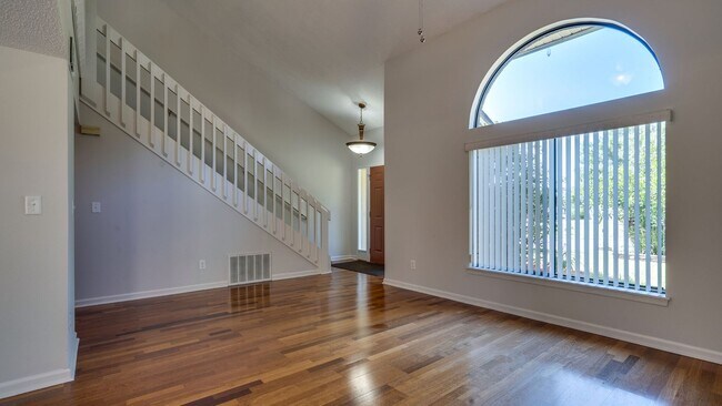 Foto del edificio - 4 BR / 2.5 BA – RARE FIND IN ROCKY BAYOU