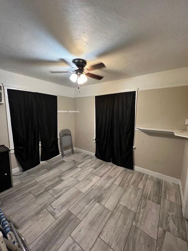 Beautiful studio with brand new modern tiles throughout. - 1717 California Ave