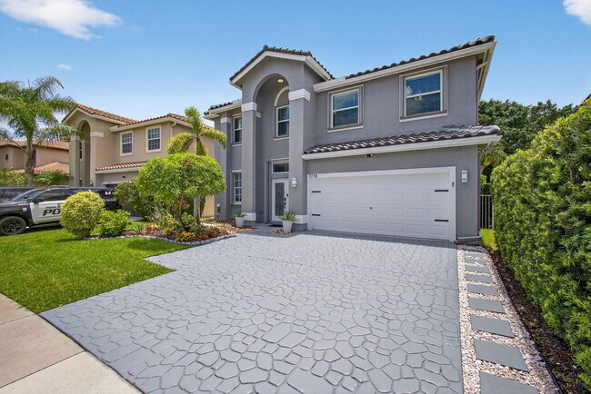 Building Photo - 3738 Old Lighthouse Cir