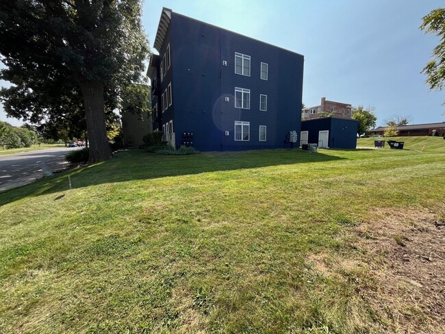 Side yard of Building B - 1717 Olive Ave