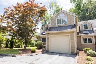 Building Photo - 113 Courtyard Ln