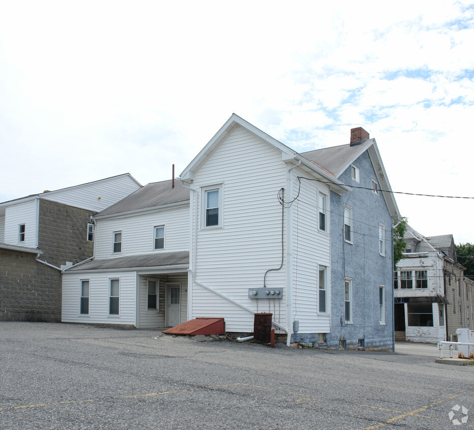 Building Photo - 246-248 W Main St