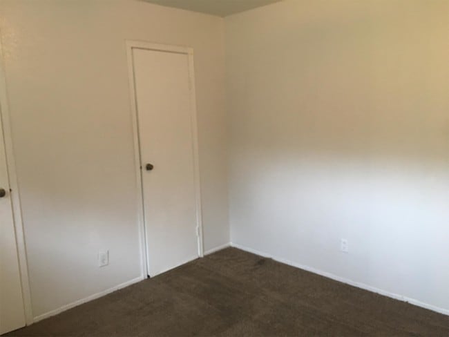 Building Photo - 3500 Baker Dr