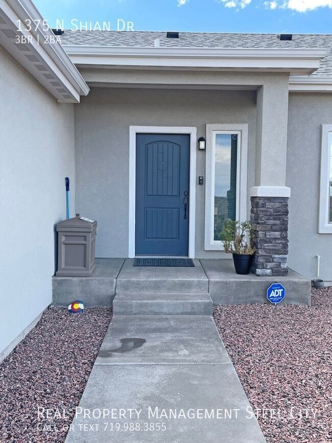 Building Photo - 1375 N Shian Dr