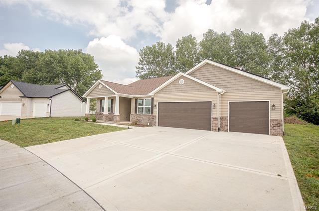 Building Photo - 3538 Chippewa Dr