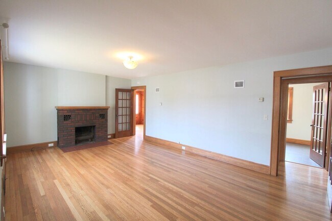 Building Photo - Beautiful home for rent near Downtown Harr...