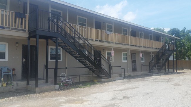 Building Photo - 3409 Commercial Ave