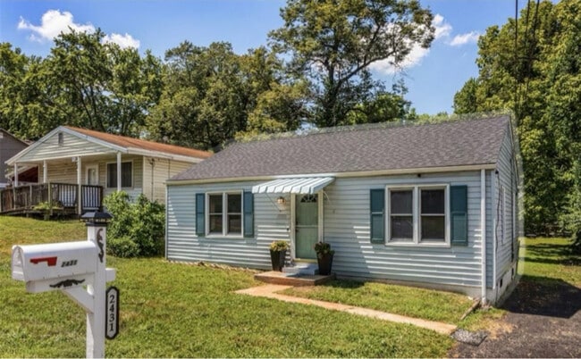Building Photo - 2431 Gass Ave