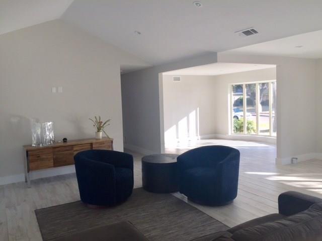 Foto del edificio - 4135 High Summit Dr