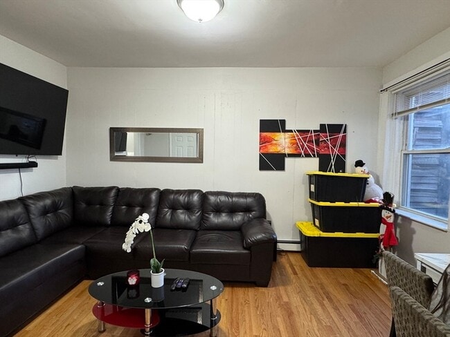 Photo - 139 London St Apartment