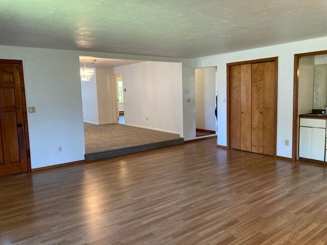 Building Photo - 3 Bedroom 2 bath home in SW area of Corvallis