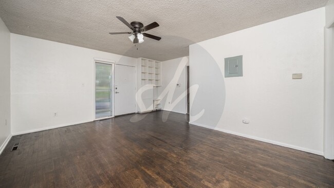 Photo - 1003 E Columbia St House