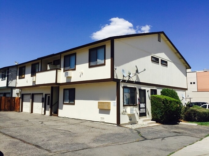 Building Photo - Locust Street Apartments
