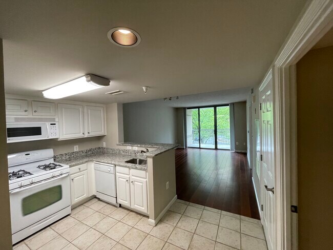 Foto del edificio - 11710 Old Georgetown Rd