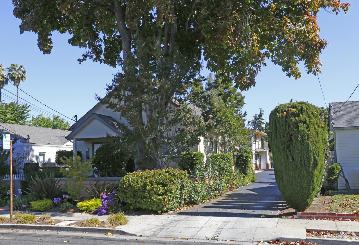 Primary Photo - 315 Beemer Ave