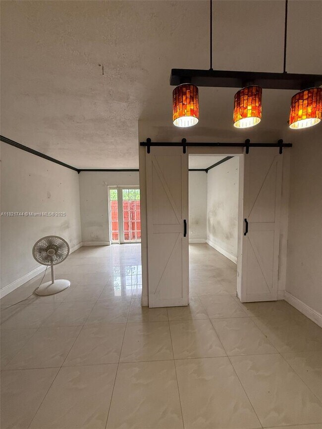 Foto del edificio - 9760 SW 184th St