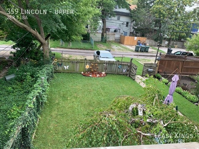 Photo du bâtiment - Old World Charm with Modern Amenities - Upper Unit with 2 bedrooms in Walkerville