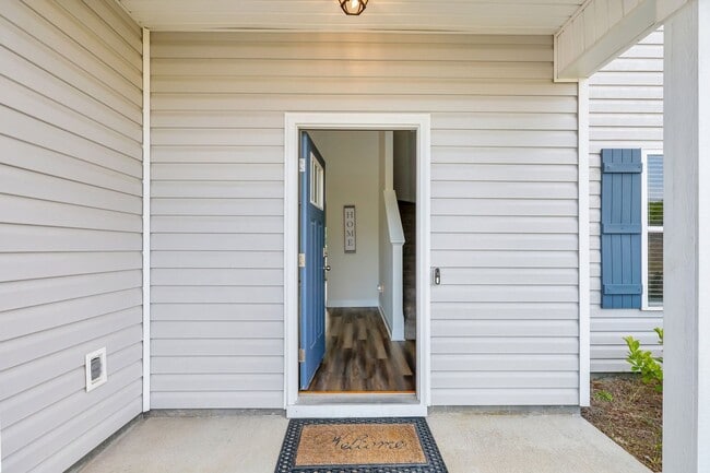 Building Photo - AVAILABLE NOW! (Pet Friendly) | $500 RENT CREDIT
