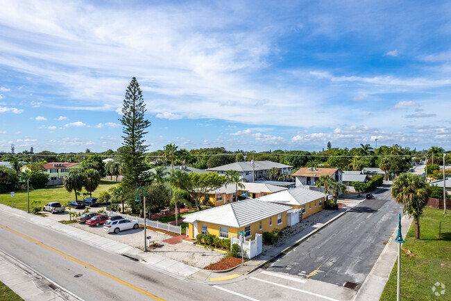 Community Aerial - 1001 S Federal Hwy