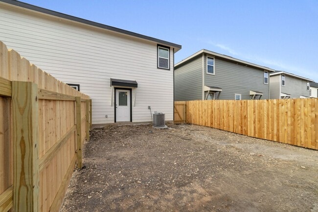 Foto del edificio - 7356 Misty Ridge Dr