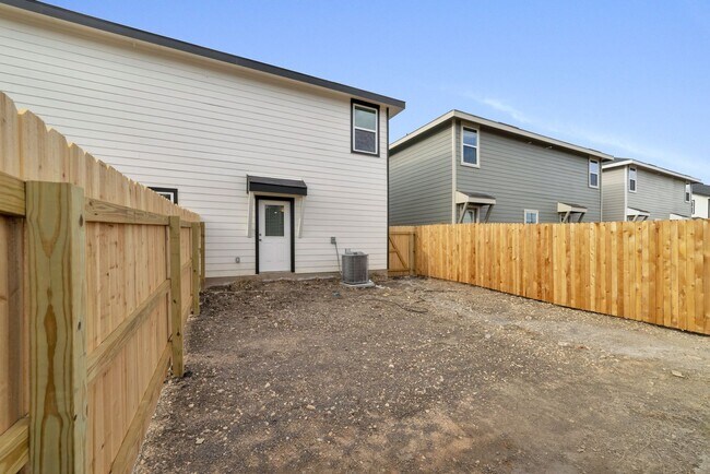 Building Photo - 7356 Misty Ridge Dr