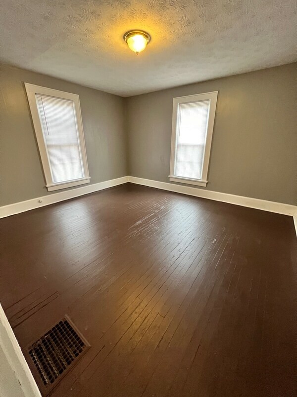 303 Madison Ave, Lancaster, OH 43130 Condo for Rent in Lancaster, OH