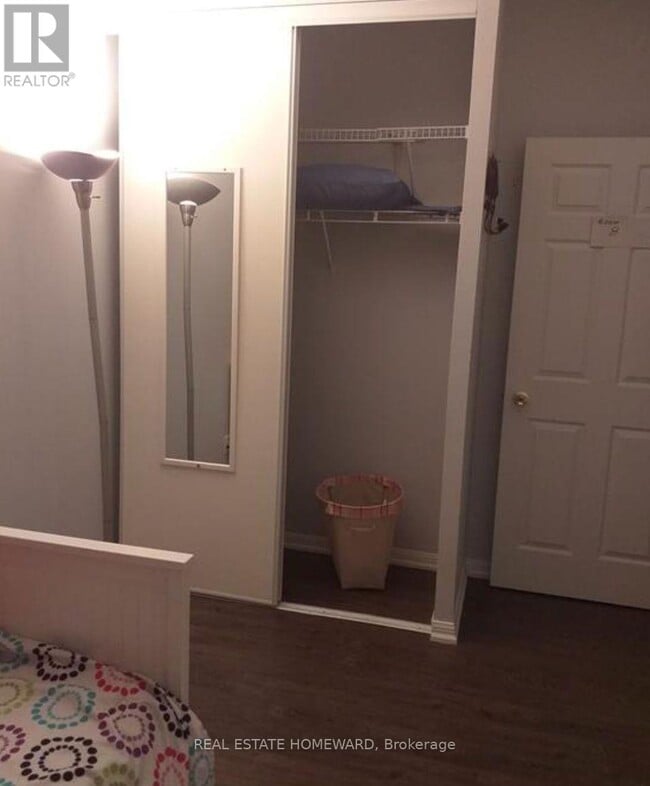 Photo du bâtiment - 18 Lee Centre Dr