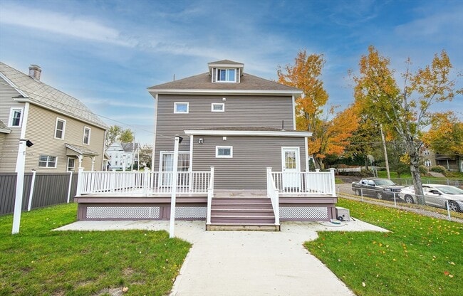 Building Photo - 76 Ashley St