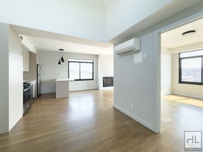 Foto del edificio - Bushwick Avenue / Spacious 2-Bed 1-Bath / ...