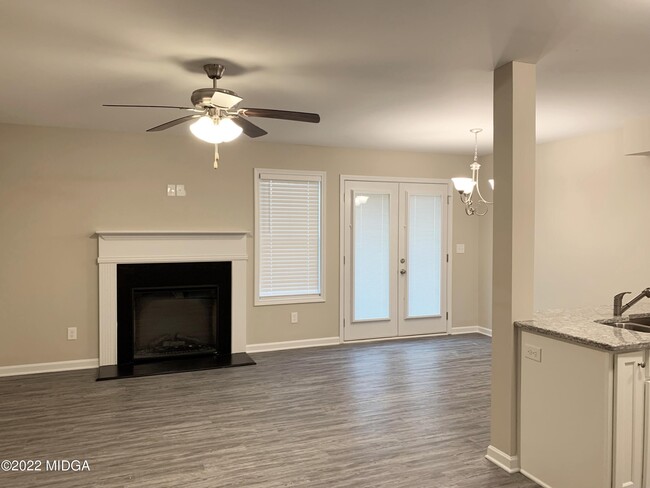 Foto del edificio - 339 Pond View Rd