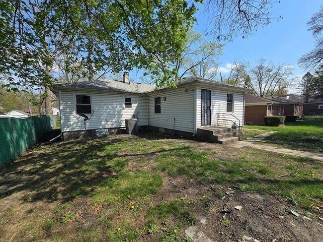 Building Photo - 4562 Johnson St