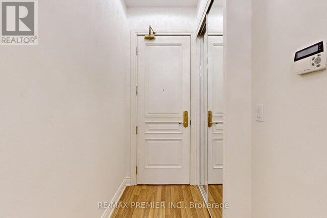 Building Photo - 9225 Jane St