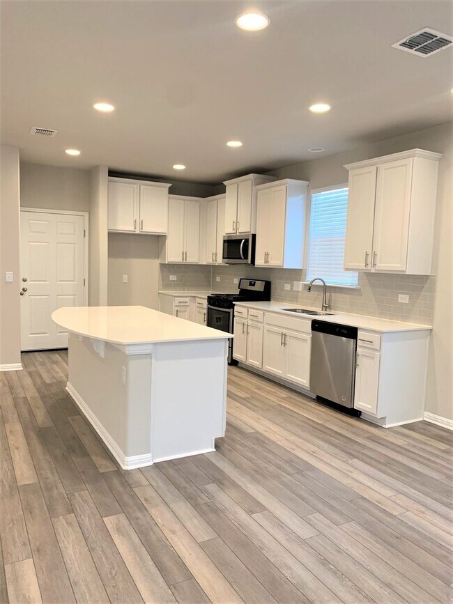 Foto del edificio - 4-bedroom Home in Vistas of Austin Communi...