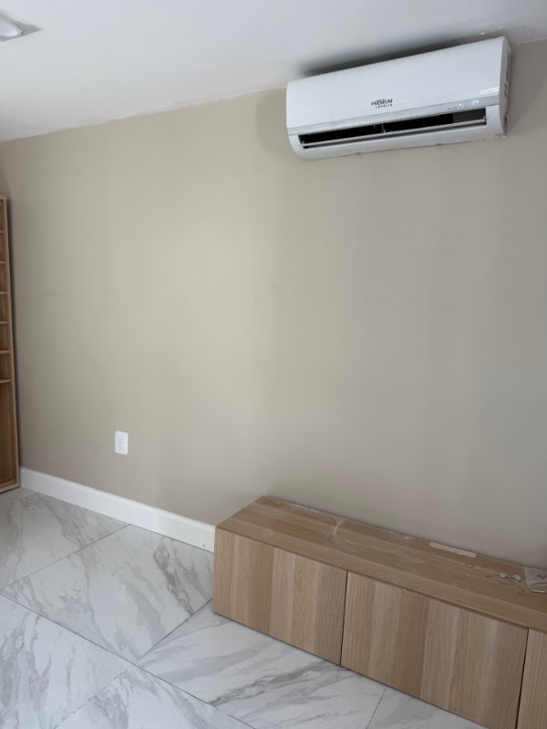 Building Photo - 2425 Stuart St