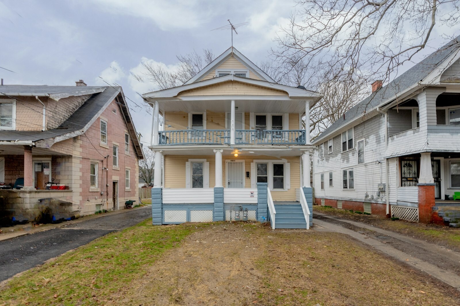 14514 Westropp Ave Cleveland, OH 44110 – photo 2