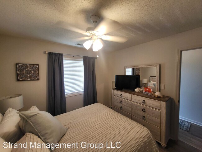 Building Photo - 1 br, 1 bath House - 203 Landing Road Unit H