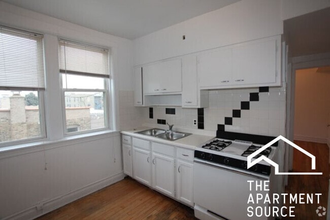 Building Photo - 3052 W Berteau Ave