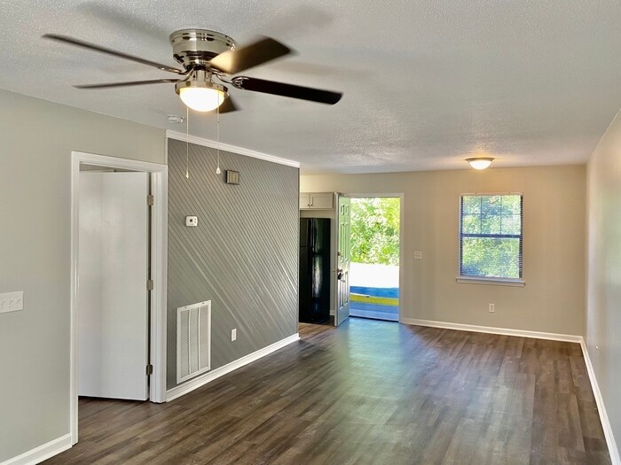 Primary Photo - Remodeled 1Bed/1Bath Hixson Apartment!