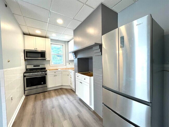 Foto del edificio - 132 Magnolia Ave