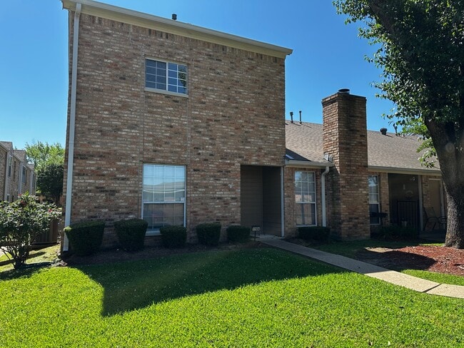 Building Photo - 415 Thigpen Dr
