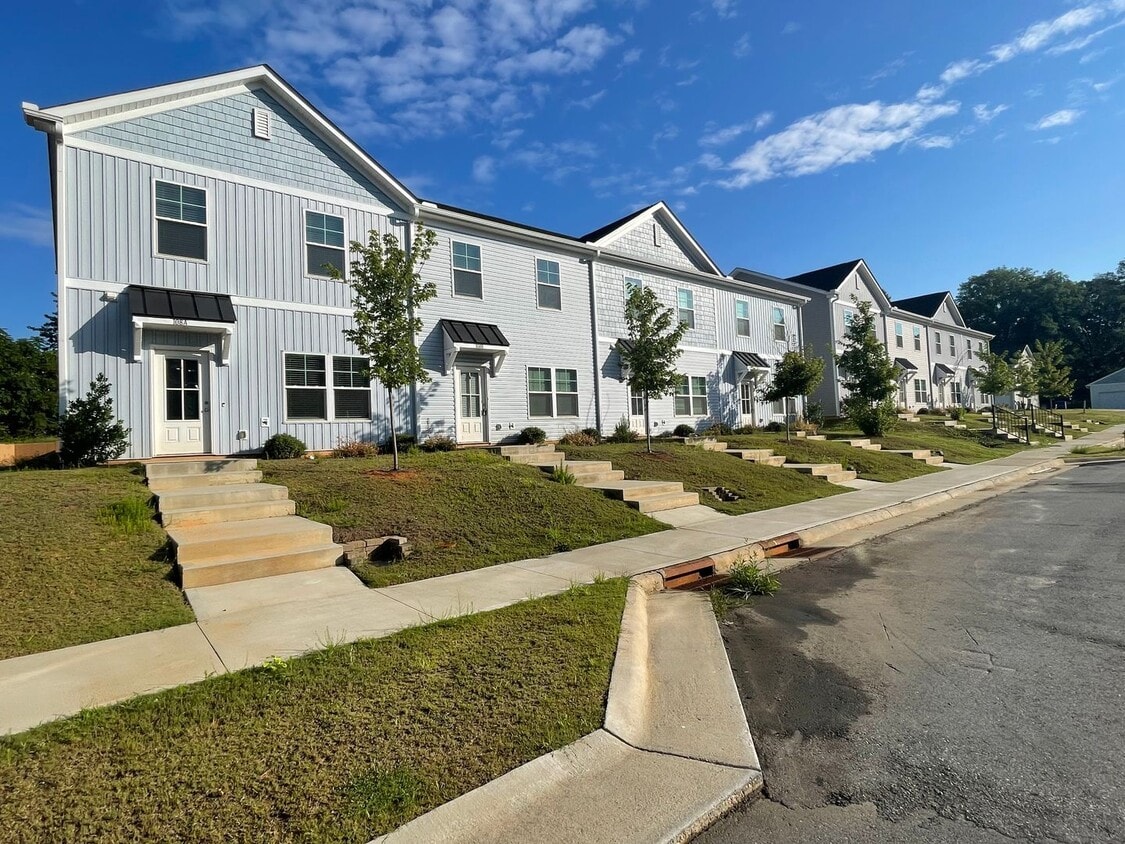 Primary Photo - DogwoodVillageTRL108