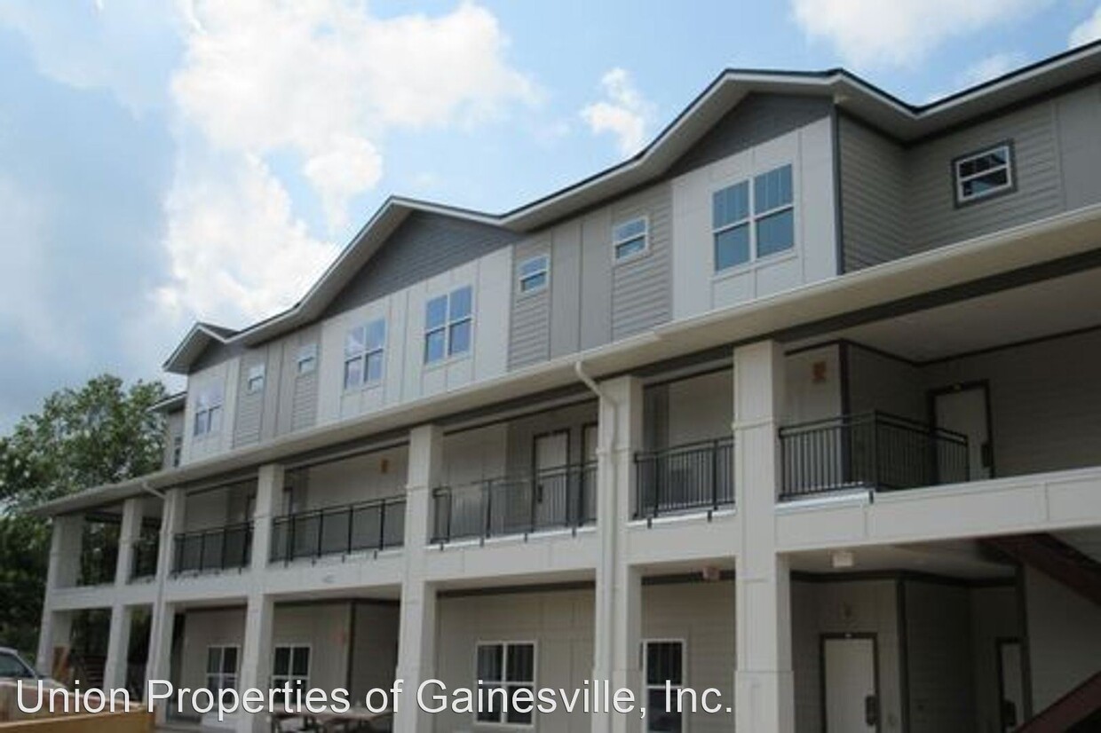 Foto principal - 2 br, 2.5 bath Apartment - 4120 NW 37th Place
