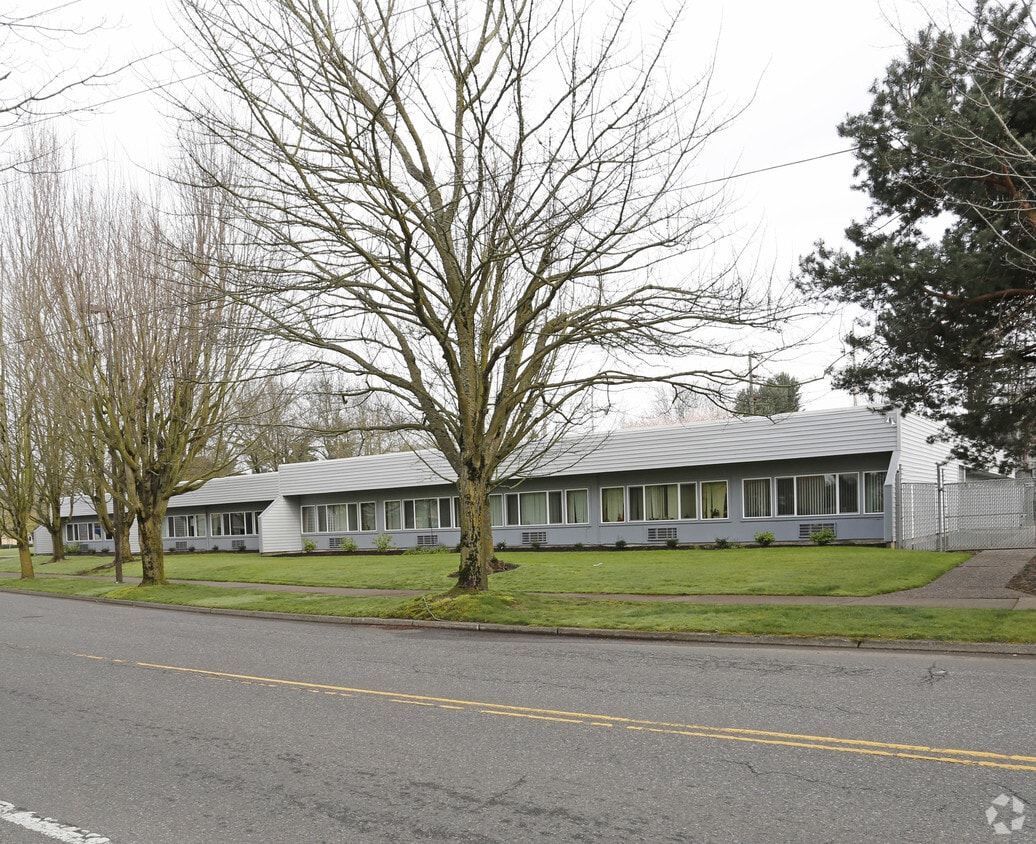 Building Photo - 2600 N Williams Ave