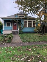 Building Photo - 6609 N Omaha Ave